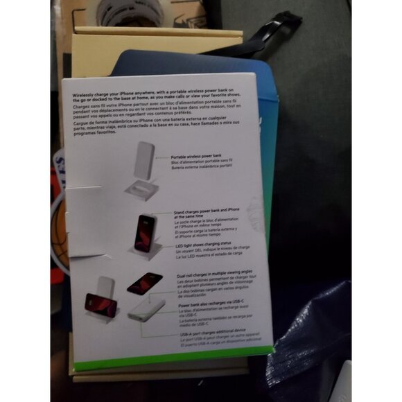 Belkin portable wireless charger + stand. (Open box brand new) - Picture 2 of 3